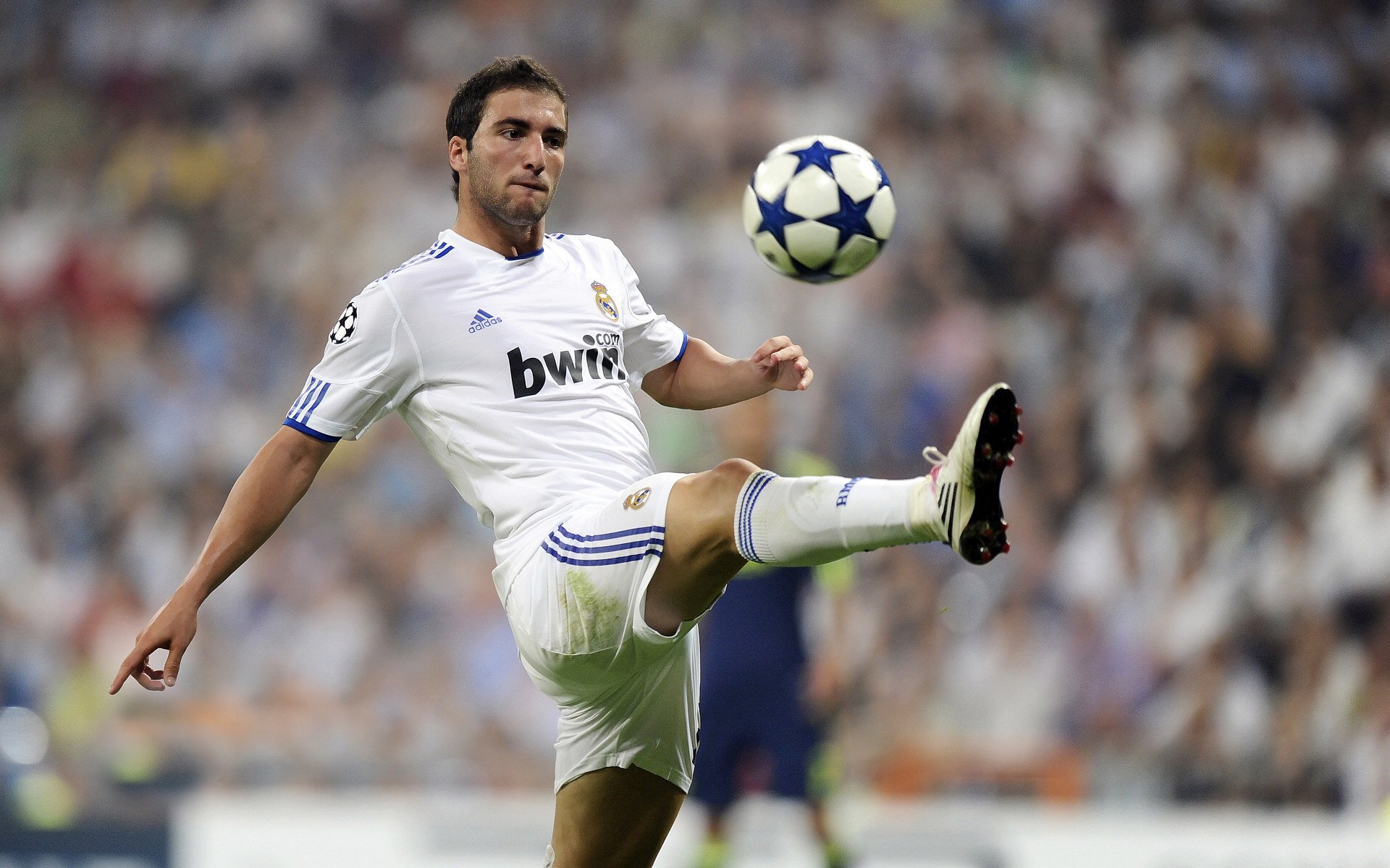 斯诺克国锦赛：吴宜泽逆天6连胜搏出奇迹，中国军团昂首晋级八强！