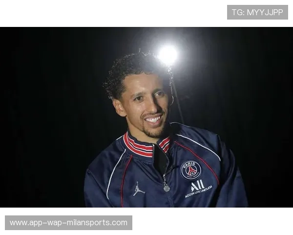 巴黎马尔基尼奥斯防守沉稳依旧，仍是后防的中流砥柱