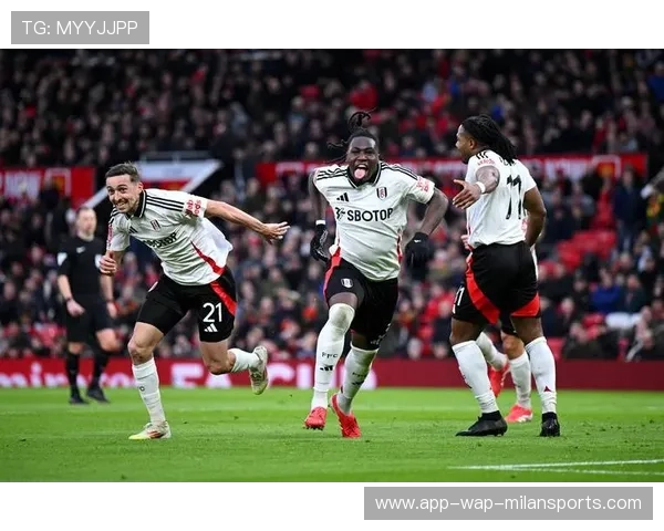 曼联被动反击频出，进攻组织亟待提升